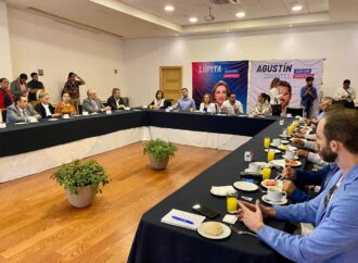 Cámaras Empresariales y Colegios de Profesionistas arropan a Lupita y Agustín