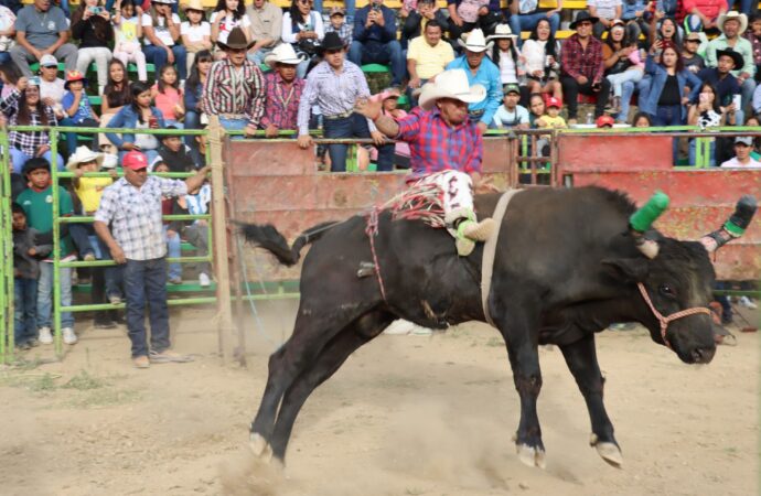 Cabalgata y jaripeo en honor a San José en Pinal de Amoles