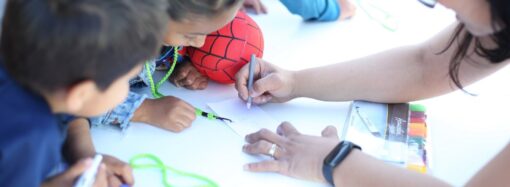 Niñas y niños festejan sus derechos en el Día de la Niñez.