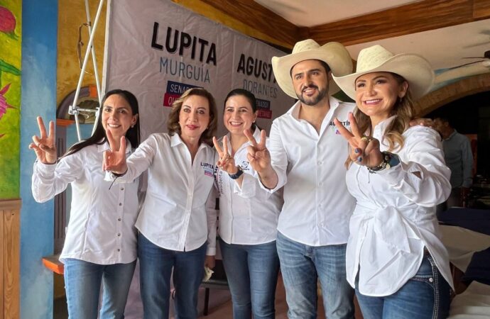 Agustín Dorantes anuncia a los jóvenes serranos el Impulso a las becas de estancias estudiantiles.