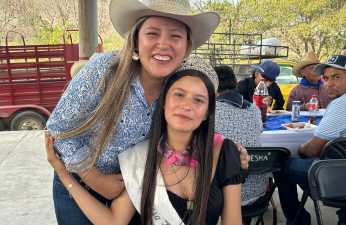 Sonia Ponce participa de la tradicional cabalgata de Otates.