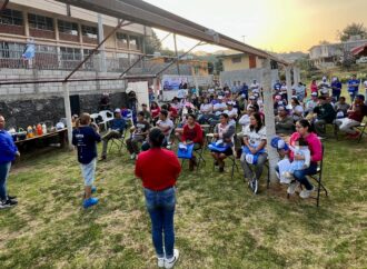 La candidata común a la alcaldía de Pinal de Amoles por el PAN y el PRI, Lupita Ramírez Plaza, continúa con su incansable labor de convencimiento en cada rincón del municipio.